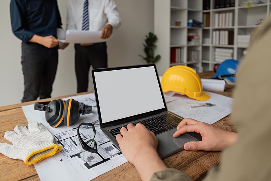 Building Compensation Bands for Manufacturing Companies